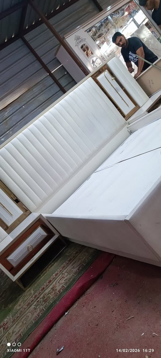 ماركه ٧ قطع نظيفه جدا ***********
