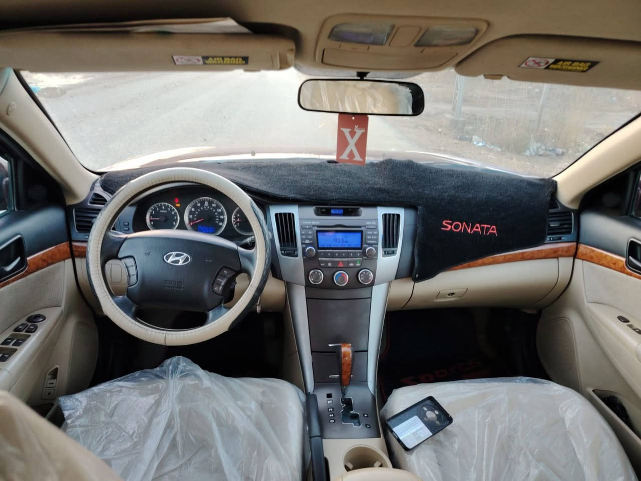 السلام عليكم . سوناته 2009امريكه حادثه جاملغ جه صدر فقط نفسه ومصلح فقط سياره عضمه كلش نضيف لا بارد لا شخط لا جراد سياره صافيه كلشش ونضيفه حدايه صدر تخم تاير تبريد دواخل ابيض وصاج رقم سليمانيه رقم جديد داخلها هزه سياره سياره بس ولد صاحبي من منطقتي تريد اني اروح وياك بتحويل السعر 125 وبيه مجال عنوان سياره بابل قرب سيطره الاثار رقم ***********
