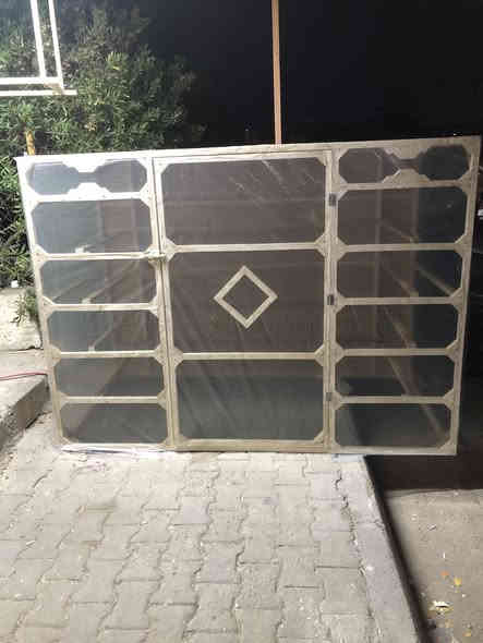 سلام عليكم
شغل حسب الطلب 
الارتفاع150 
النزال100
العرض 200 
العنوان كركوك قرب جسر ولاده
شغل حسب الطلب خانات ابراج كشوانيات 
***********
