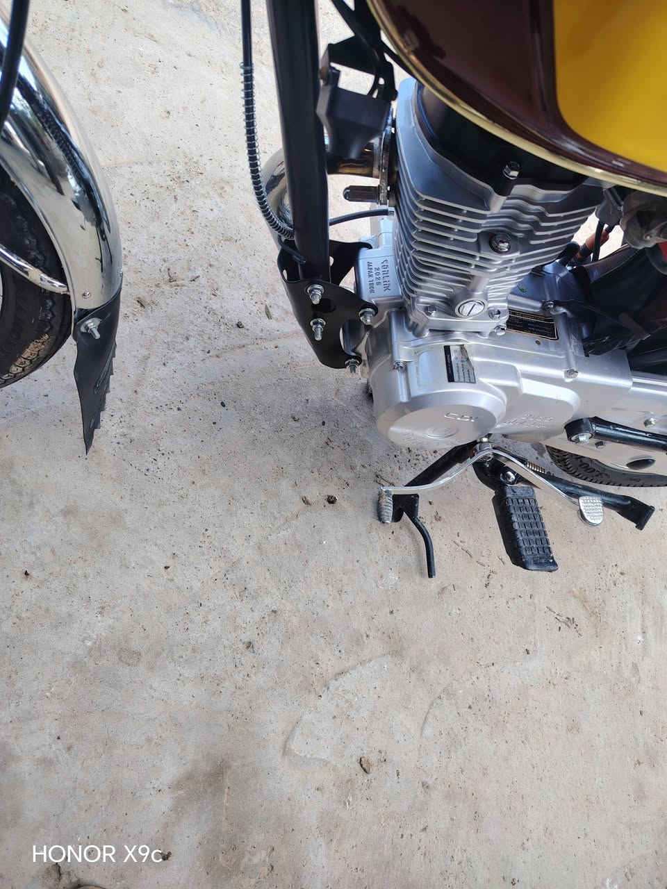 السلام عليكم ماطور 5كير  شكل اربعه موديل جديد 25 منفيس موجود السعر 700 بي مجال *********** مكاني الحويجه غريه ربزه محرك 125
