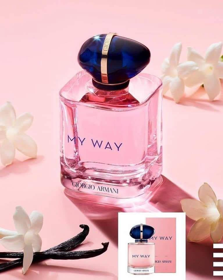 عطر ماي واي  MY WAY
عطر نسائي مثير هادئ🌸

ماي واي عطر الاثارة النسائي 
الهادئ من اصدارات بيت الأزياء والعطور الإيطالي الشهير جورجيو ارماني Giorgio Armani.💖🌸
زهري مثير للنساء من العائلة العطرية فلورا My Way عطر . تم اطلاق العطر حديثا في عام 2020 😍❤️
🌸 باقة عطرية استثنائية فواحة تشذو بعبير الياسمين يمزج هذا العطر النسائي المضيء بين الروائح الزهرية والحمضيات والخشبية والبودرية لجوهر رقيق ورومانسي يجعله المميز من بين مجموعاتك المفضلة في الطقس الدافئ 🌸🌸
المكونات العليا من زهر البرتقال والبرغموت تضفي كثافة متلألئة منذ البداية ، مما يخلق جوا مهيبًا . ومما يزيد من إبراز هذه المكونات هو الياسمين الهندي ومسك الروم في قلب العطر ، والتي تتحد لتشكل باقة أنثوية مبهرة أخيرًا ، تشتمل اللمسات الأخيرة على المسك الأبيض وأرز فيرجينيا وفانيليا مدغشقر في القاعدة ، مما يجذب أي شخص قريب بديناميكيتها الحسية الناعمة 
الحجم ١٠٠ مل


**إذا كنت صاحب هذا الإعلان وتريد حذفه لأي سبب، رجاءا أرسل رسالة إلى الدعم الفني**