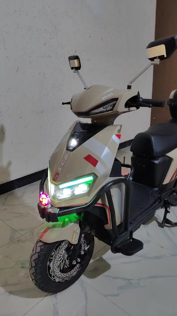 للبيع دراجه شحن 6 باتري نضافه فول نضام كارت بصمه تشغيل عن بعد جهاز إنذار مانع للسرقه  625
***********
***********
