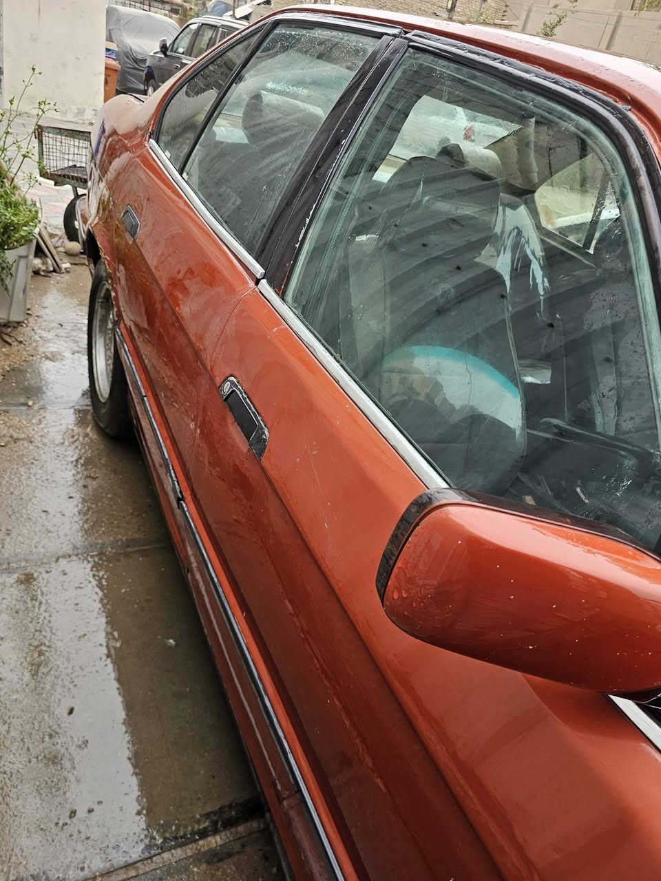 السلام عليكم ...
BMW 525 
 طراز 1990 
سنوية بأسمي صاقطه من 2024 شهر الثامن 
رقم اربيل  مكينه مسكر (فانوس) كير عادي مكينه وگير خير من الله داخله حلوو مثل البصوره
تخم اطارات جديده صدر امامي و خلفي حلوات 
ويالتها خلية حته السبير خلية
عليها غرامات 180 الف 
يرادلها شغل بل كهربائيات سنتر لوك لايتات 
السعر 29 
عنواني بغداد ***********
