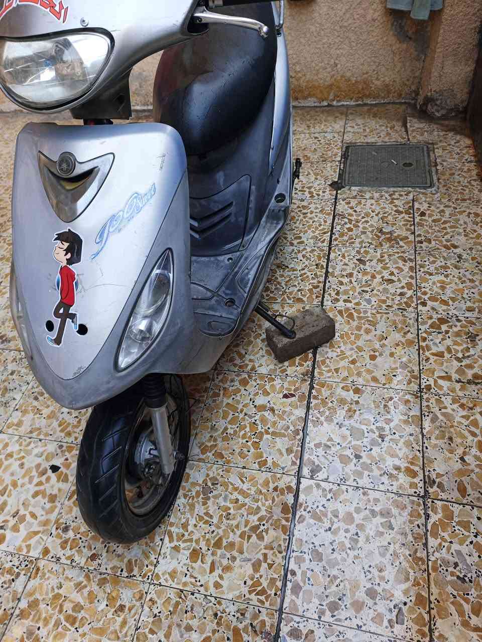 السلام عليكم للبيع دراجه ماكس منغولي120
دراجه خير من الله سلف وهندر أشاير بكلايت كلوبات 
كلشي شغال كهربائيات كله شغاله مكينه خير من الله لا نضوح لا تبخير مكينه 55 صالنصه بلادي دبلات خلفي وامامي كله جديد بلادي دراجه مانقصهه أي شي مكاني بغداد مدينه الصدر 
السعر350.... للاستفسار***********📞
