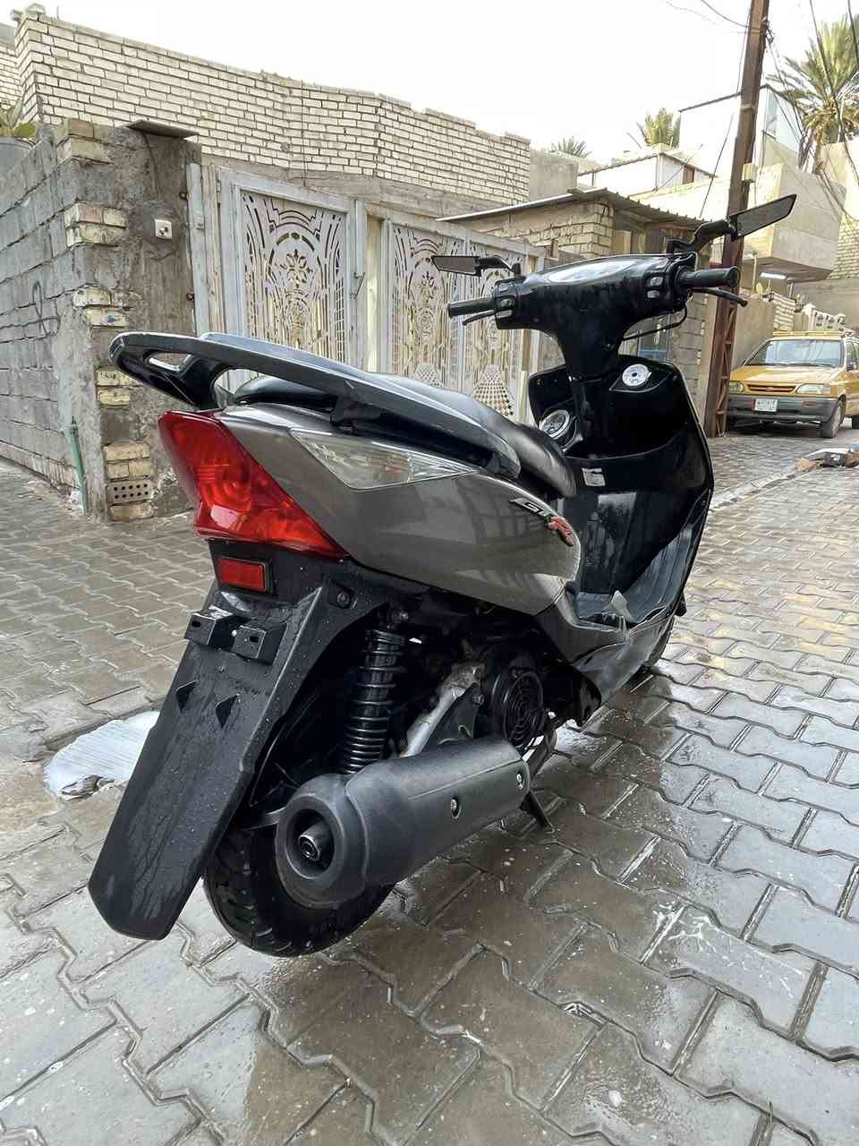 السلام عليكم للبيع ثعلب GTR الدراجه بحالت { الوكاله}الدراجه كلش نضيفه وحلوه مكينه ابلاديه ممفتوحه كهربايات اشاير سلف هندر اضاء كلها شغاله كفرات البلاديات دبلات شغاله تايرات جدد الدراجه مصالها هواي من نازله من الرمبه صوتها ناعم شلعه ومعدل كلش حلوه السعر 750 وبيها مجال حك الجيه واني خادم *********** { بغداد / الكريعات }
