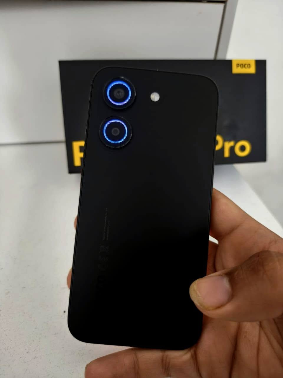📱 إعلان بيع جهاز Poco X8 Pro (نسخة 256GB - وحش الـ 120 فريم)
السلام عليكم شباب، للبيع جهاز بوكو X8 برو (Poco X8 Pro) مستخدم لفترة قصيرة جداً وبحالة الوكالة. الجهاز يعتبر متكامل من ناحية الشاشة، الأداء، والالعاب.
⚙️ المواصفات الفنية الكاملة للجهاز:
الذاكرة والتخزين:
الذاكرة الداخلية 256 غيغابايت (مساحة كبيرة وسريعة جداً في نقل البيانات).
الرام قوية تضمن الك سلاسة تامة بالتنقل بين التطبيقات بدون أي تعليق.
الشاشة (تجربة خيالية):
تدعم معدل تحديث 120Hz يعني سلاسة فائقة بالتصفح والألعاب.
ميزة DC Dimming لحماية العين وتقليل الإجهاد بالاستخدام الليلي.
ألوان رهيبة وإضاءة قوية تحت الشمس.
المعالج والأداء (أقوى فئة):
معالج قوي جداً مخصص للأداء الثقيل والألعاب، يمنحك استقرار تام ومستحيل يحمى الجهاز.
يدعم 120 فريم (120 FPS) رسمي وبثبات عالي في لعبة PUBG Mobile.
البطارية وتاريخ الشراء:
صحة البطارية: 100% (بحالة الوكالة وأداء كامل).
تاريخ الشراء: تم الشراء في شهر مايس (مايو) 2026 (الاستخدام أسابيع قليلة فقط).
النظافة: الجهاز أخو الجديد، نظيف 100% بدون أي شخط أو زلغ، وبكامل ملحقاته الأصلية والكرتونة والشاحن السريع.


**إذا كنت صاحب هذا الإعلان وتريد حذفه لأي سبب، رجاءا أرسل رسالة إلى الدعم الفني**