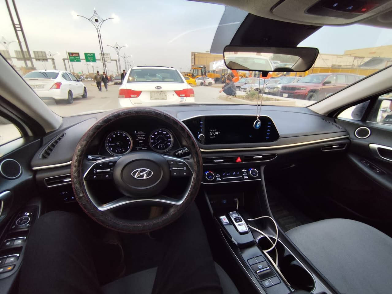 سوناتا 2023 وارد امريكي حادث خفيف كلش فول عدا الفتحه (معوقين ذي قار ) اسويلك 100 وكالة ماشيه 28 الف السياره جديده كلش السعر 180 وبيها مجال 
0782 107 6023
