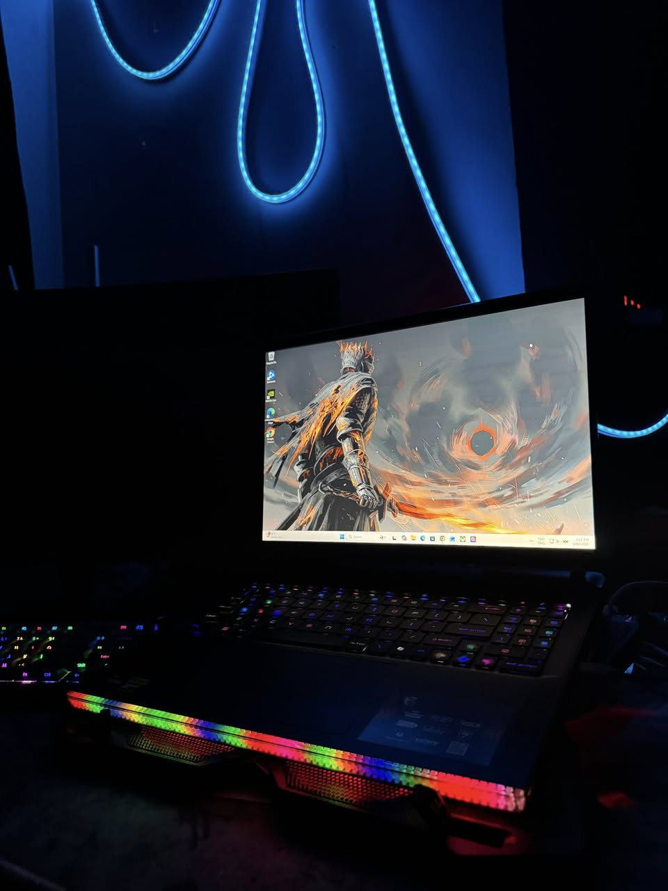 لابتوب MSI raider Ge68
Intel core i9 14900hx المعالج
RTX 4070 8GB كرت الشاشة
RAM 32 SK Hynix الرامات
Hard 1TB M.2 الهارد
monitor 144Hz FHD الشاشة
 مستخدم لمده ست اشهر نضيف جدا 
رقمي للتواصل ***********
