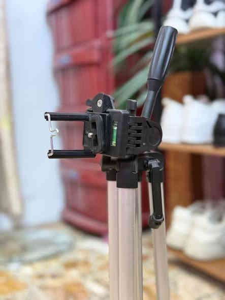 الستاند تصوير سعر 7 وبي مجال

مايك لاسلكي من ماركة boya  تحويلته تايب سي نضيف جداً سعر 40 وبي مجال قليل 

مايك سلكي واير من ماركة boya  تحويلته أواكس الاصلي سعر 17 الف وبي مجال انشاء الله

المعدات كلش تضيفة استخدام قليل جدا

للتواصل  خاص 

او الاتصال على هذا الرقم 

:***********

مكاني كاضمية او كريعات
