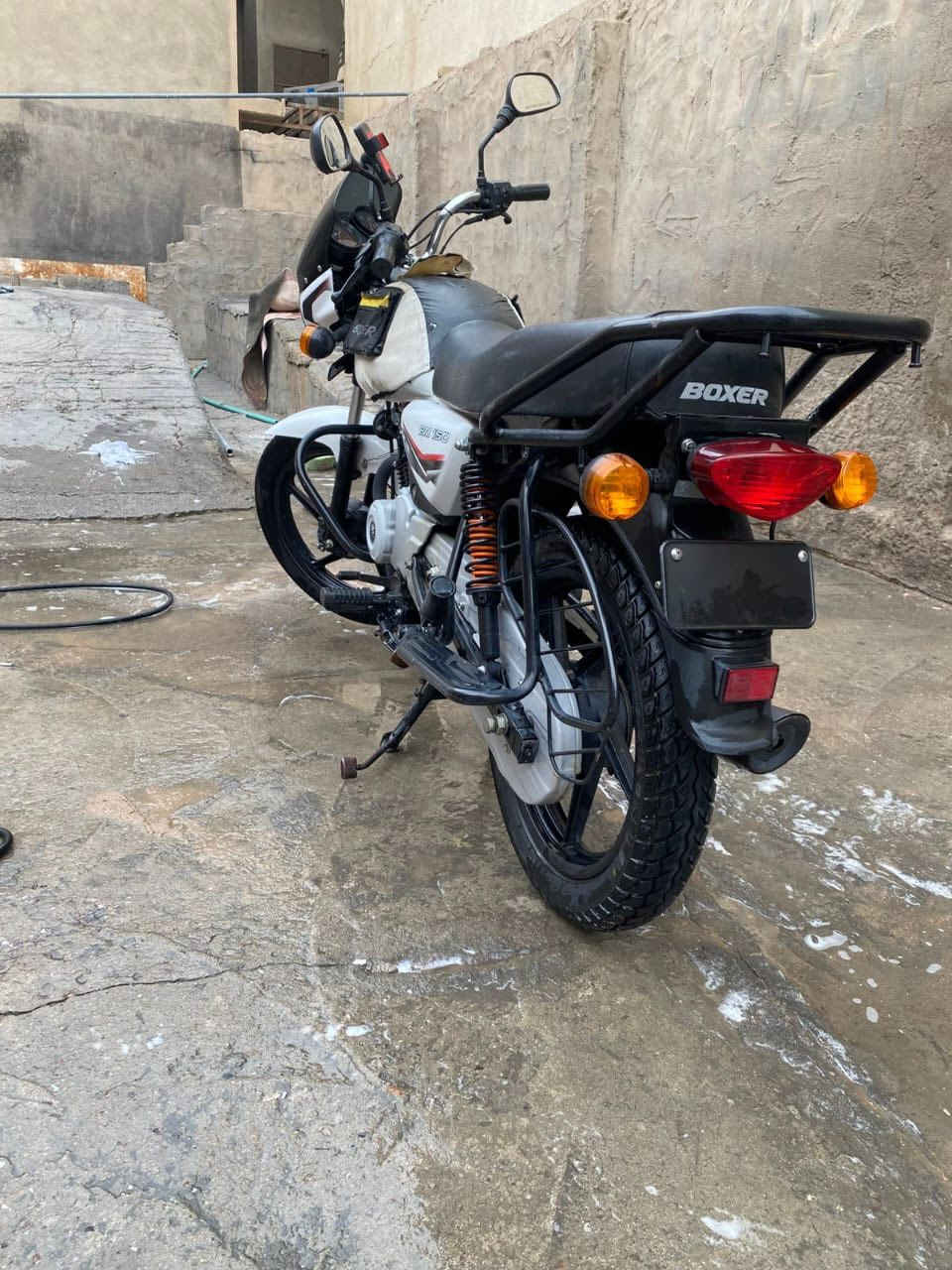 بوكسر موديل 2022جديدة ما مفتوحه رقم وسنويه سعرها 2100مليونين وميه وبيها مجال ***********
