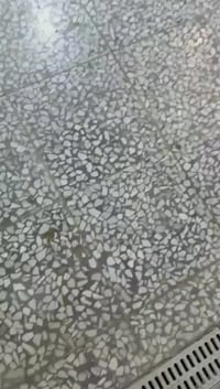 دار للبيع مساحته ٢٠٠ متر قاط واحد بناء حديث غرفتين نوم وصاله واستقبال ...