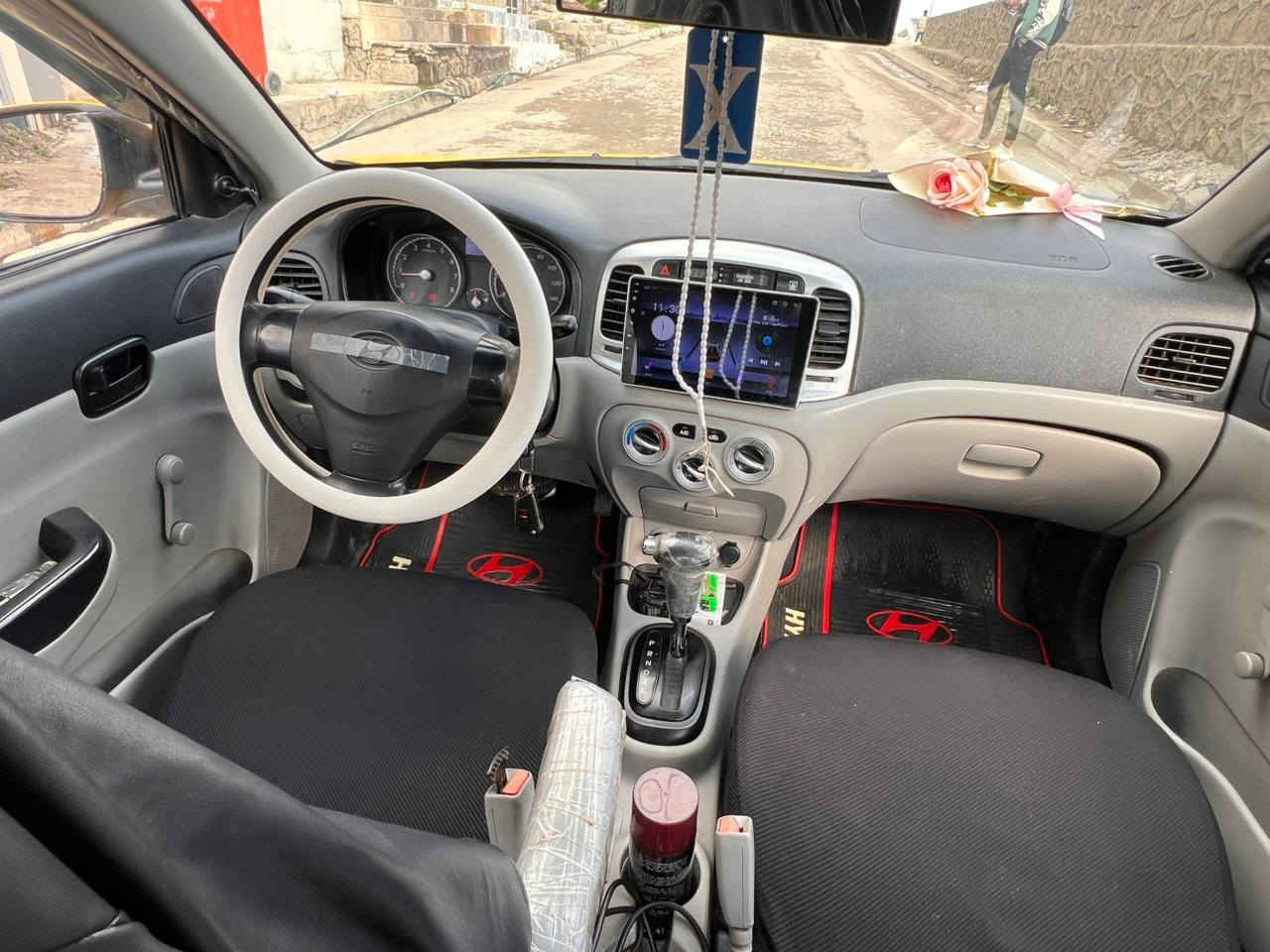 اكسنت دبدوب 2011 امريكي
ضرر بوند بدون دواخل وتلقينتين معجون
محرك وكير شرط
داخل نضيف +شاشة كبيرة
السعر :98 ورقة بيها مجال بسيط 
رقم الهاتف:***********
