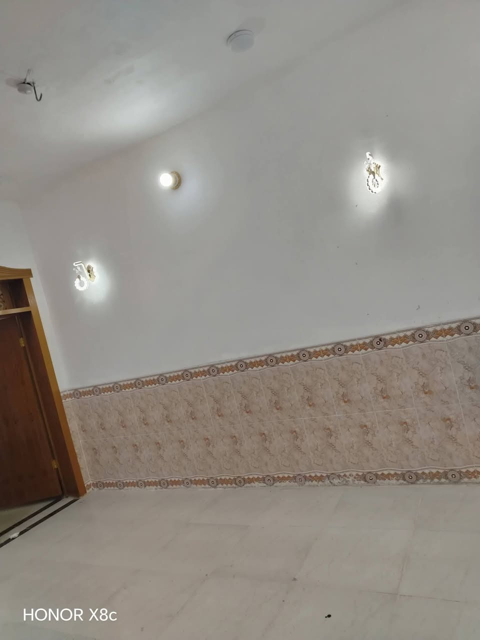 🏡دار للبيع🏡
المساحة: 90 متر مربع
✅ #طابو_زراعي_سند_25_أقرار_محكمه
السعر:33 مليون  (مع المجال)
الموقع: النجف شارع الصب عمود 317 #أ

مواصفات البناء:
غرفة نوم وصاله ومطبخ واستقبال حمامات داخليه وخارجيه وكراج 
بناء مرتب (أساس + سقف كونكريت + طابوك)
أرضية بورسلين أبو الـ 60

الخدمات:#بعد_عن_سوق_100م
ماء كهرباء مدارس سوق تبليط مولد

للاستفسار والاتصال:
***********
