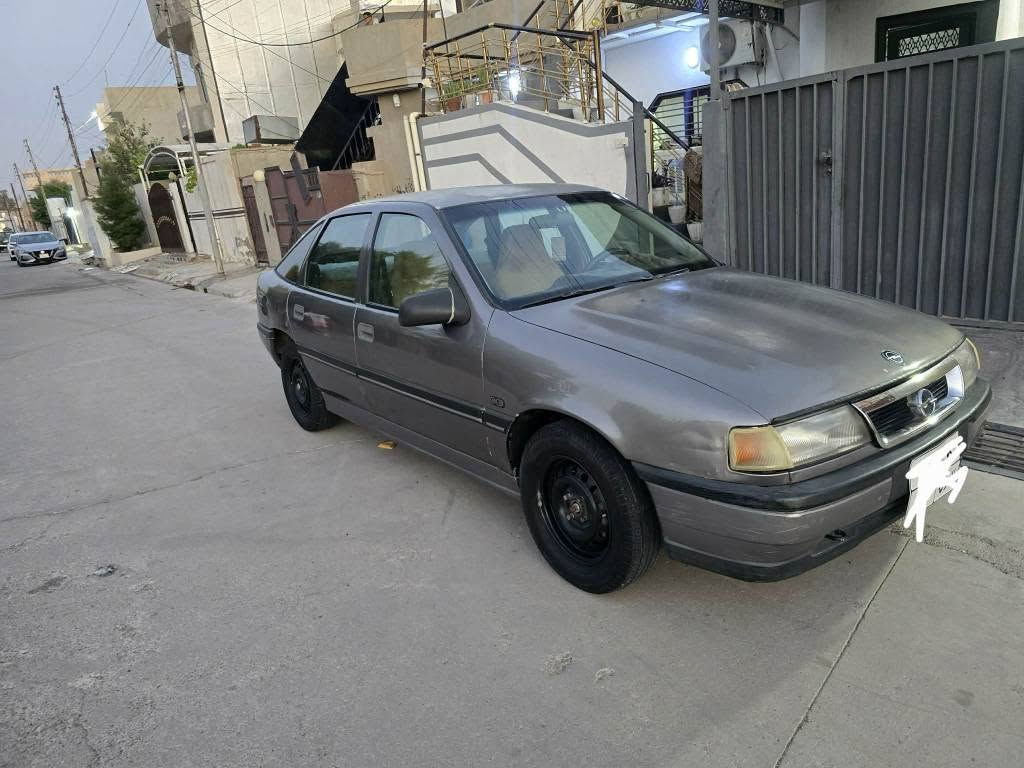 ئوپل فیکترا 1990
رقم دهوك سنه وي به سه رچوه به شه رتی تحویل وکاله و براوه و غرامه دوو چاملغی پشتی لیدراوه
سعری 26 وه ره قه مجال
سیاره که له که رکوکه پنجاعلی ته له فون بو خاوه نی که 
***********
***********
ئوپل فیکترا گیر عادی رقم دهوک جملغ خلفی ۲ دعم سنوی منتهی بشرط تحول وکالة سيارة بكركوك اني مكلف بنشر  خابر صاحبة وتدلل سعر 26 مجال شمشمل, السليمانية
