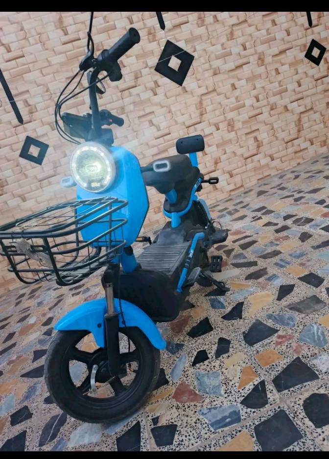 السلام عليكم دراجه  شحن للبيع السعر خاص***********
