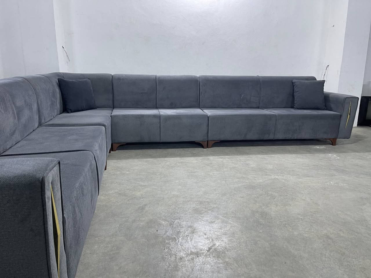 سڵاوی خوای گەورەتان لێبێ
ئەم قەنەفە  L بۆفرۆشتن 
قوماشی کابۆییە بێعەیبە دەسکردە 
هەر بە پاکی ماوە 📦
ژ.م***********
