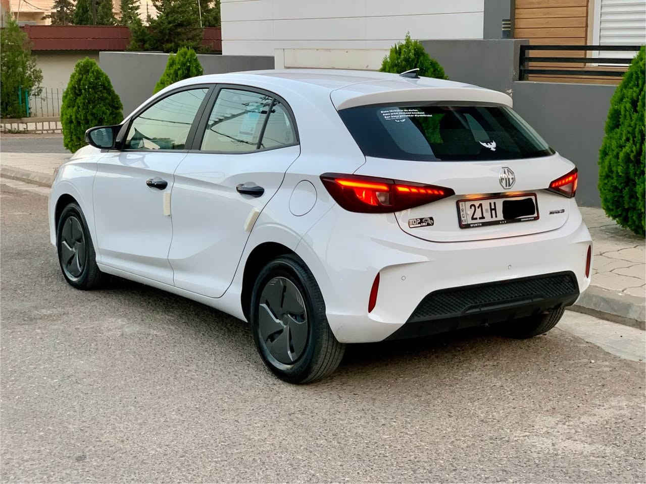 ‏Mg3 2025🇨🇳
✅ ٦ ساڵ زەمانی شەریکە-بێ بۆیاخ  -تەنها 10 هەزار کم ڕۆشتووە -تاوەکو 30 هەزار کیلۆمەتر سێرڤسی فریە لە شەریکە -گێڕ ئۆتۆماتیک - مەکینە دەبڵ کەمشەفت و تاحونە مەرغوب هیچ دیلکۆ لێدانی نیە
🌐 دوو مۆدی لێخوڕین -گێچ ئەلکترۆنی دەبڵ شاشە-سوکان ڤۆلیۆم- تحکوم -کامێرە - حاسە -ئاوێنە ئیشارە-ئۆتۆ لایت- بلاجکتۆر-ABS- تراکشن 
🕹️شوێن / سلێمانی 
نرخ/ 105 💵
📲*********** السليمانية, العراق
