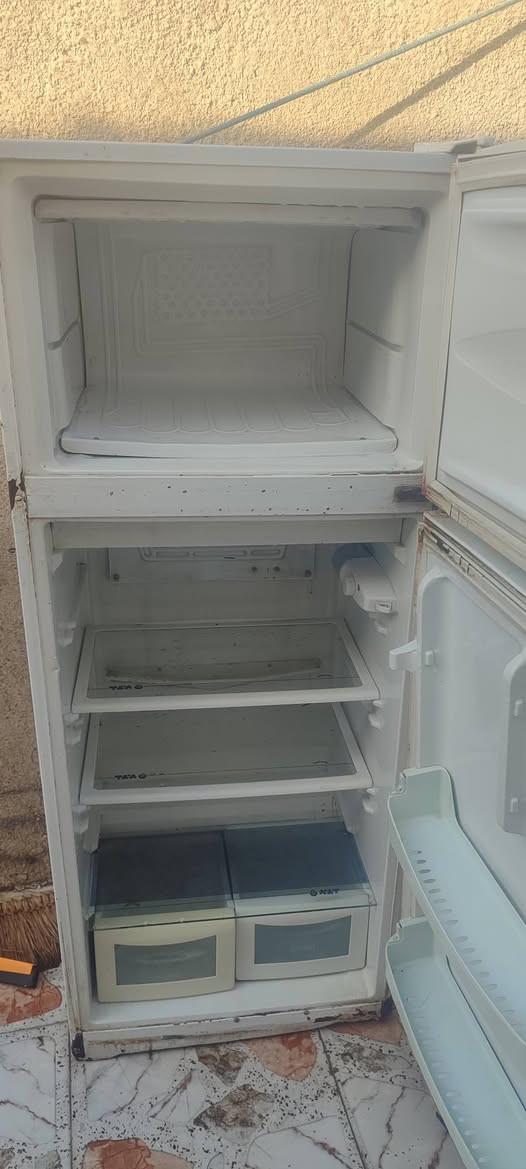 ثلاجه كلشي مابيه جمد فوك جوه سعره 100بيه مجال +دفايه كلشي مابيه شغاله سعره ب30 بيه مجاله+درج 7بايات بعده بلجيس سعره 30 وبي مجال+كاروك خشب كلشي مابي سعره ب25 بي مجال +غساله كلشي مابيه صناعه هيتاشي تغسل وجفف محمد شرط تشغيل مثل ما موضح بالصورة سعره 75وبي مجال للشراي مكاني حي وحده الاسلاميه ***********رقمي بي واتساب واتصال على رقم موجود
