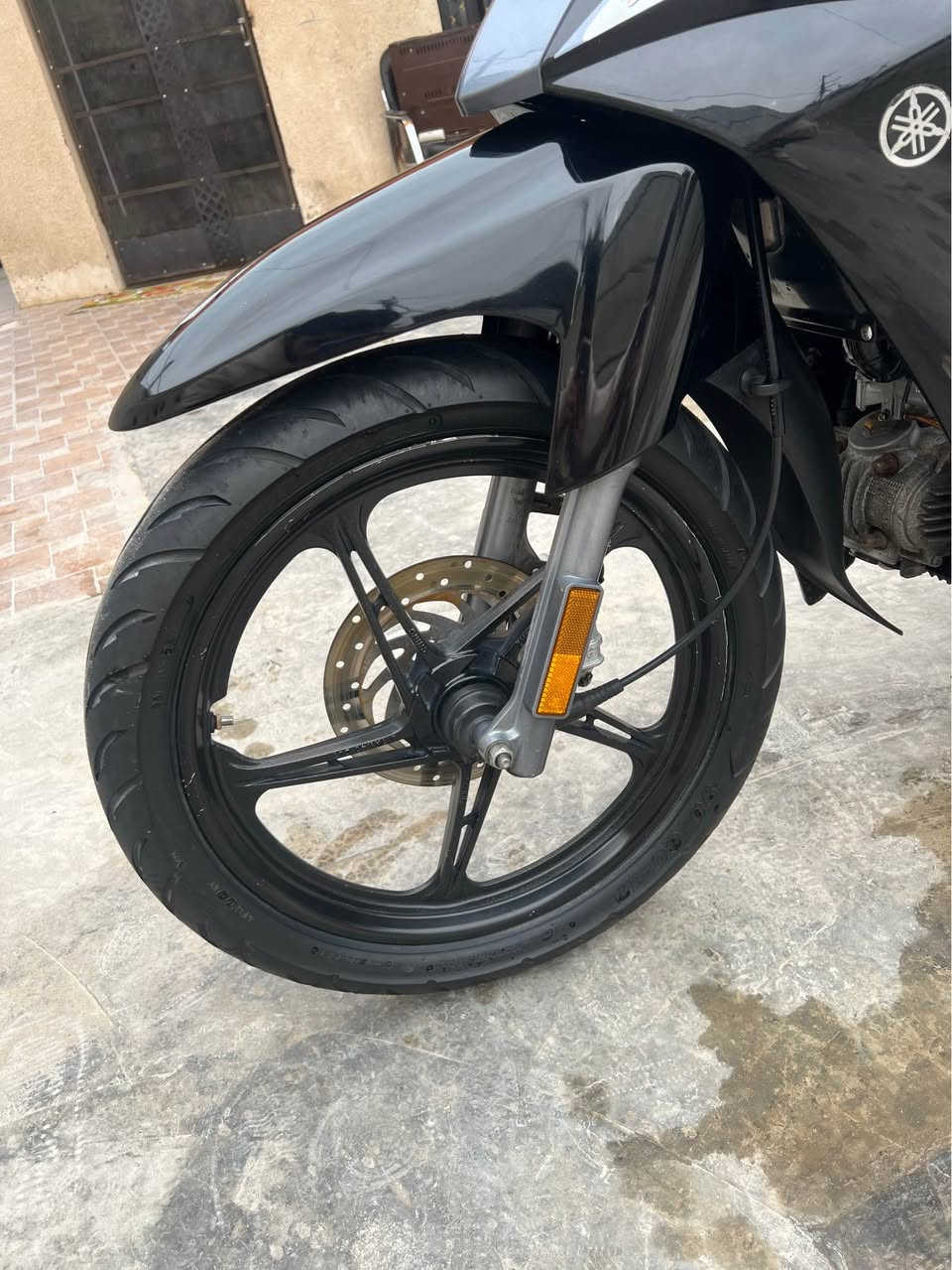 دراجة يوماها كير بدون كلج  اربعة نمر دراجة كلش نضيفة مكاني بغداد  ***********
دراجة خير من الله كهربائيات كله شغالة 
مكينة خرسة Colombo, Sri Lanka
