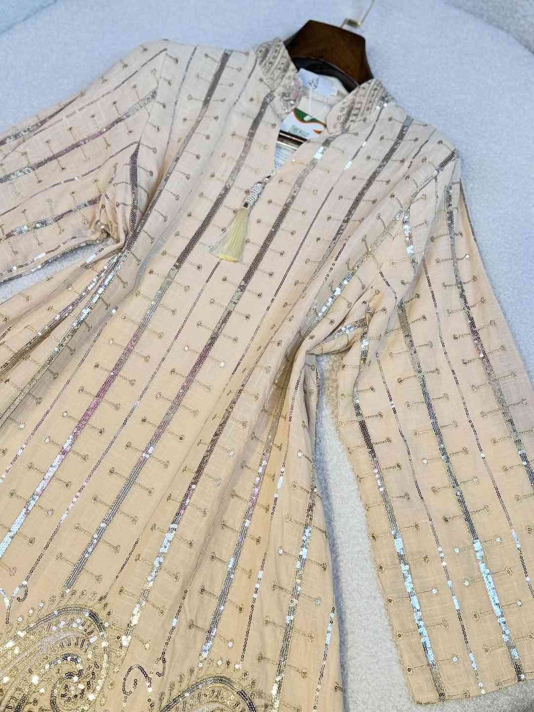 الــسعر35الــف✨🤎
القياسات(L,xl,2x)

للحجز و الاستفسار التواصل على الأرقام واتس اب 

***********
***********
***********
***********

توصيل بغداد  5000
توصيل محافظات  5000
