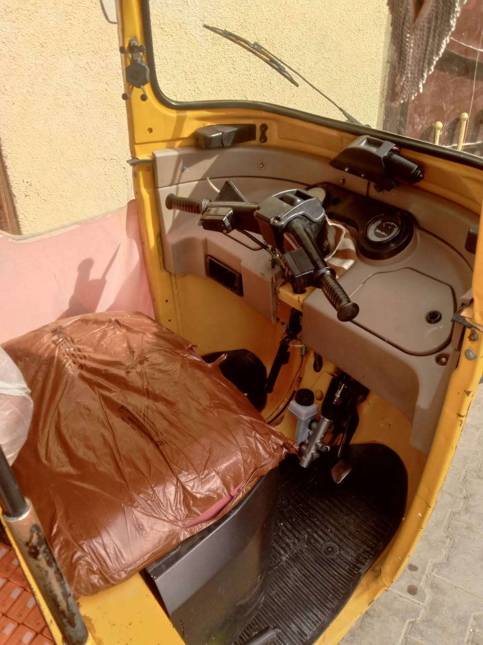 تكتك موديل 19 شهر 11 مصبوغه عام ضرب مال بل لغد مبينه كدام بل صوره  لا تنقيص ولا تبخير سعر 6250 وبيهه مجال قليل  مكان بغداد الشعله ***********
