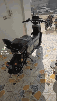 شباب دراجه شحن للبيع موديل 26 800 وبيها مجال قليل حق الجيه دراجه جديده...