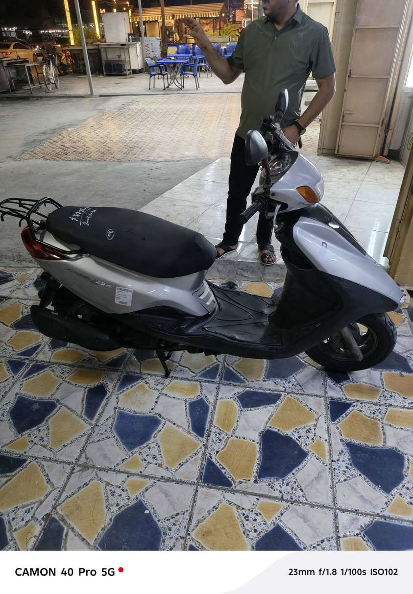 السلام عليكم دراجه بريز كابريتر لايت عالي مختمه ختم واحد ويه المكينه الدراجه صارلي ٥اشهر منزله من الرنبه وعلى ايدي الدراجه مكفوله سعره 750وبيه مجال مكاني بغداد البياع الشرطه الخامسه تجي تاخذه من باب البيت***********
