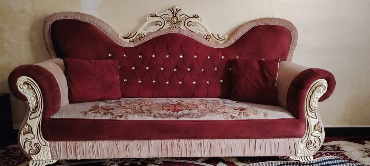 سلام عليكم تخم عشر مقاعد نضيف كلش ٣٥٠ الف مكاني بغداد البياع***********
