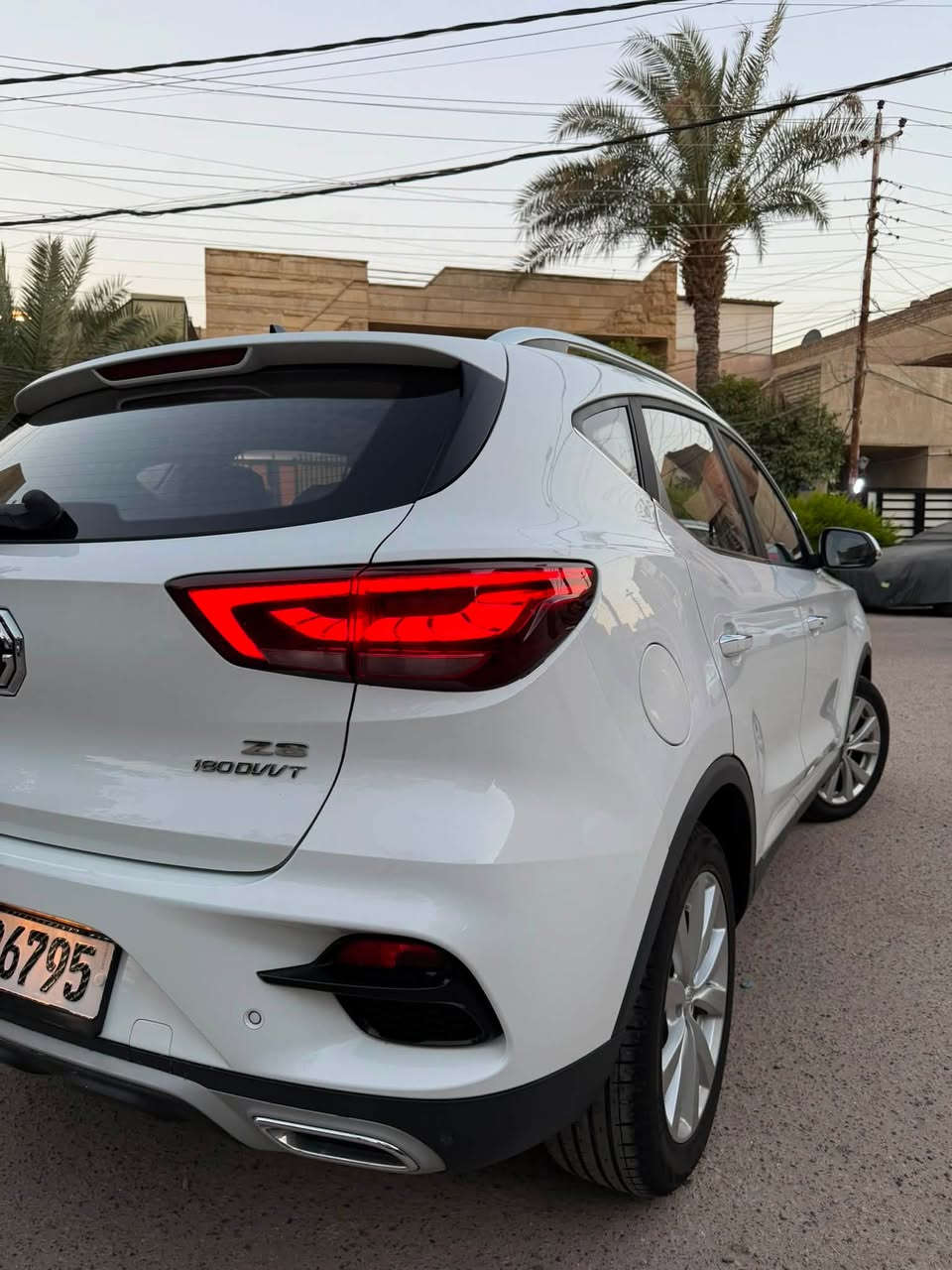بسم الله توكلنا على الله
ام جي  zs غنيه عن التعريف اثبتت جدارته اعتماديه فوول مواصفات ١/١ خليجي باسمي سنويه مجدده لل ٣١رقم جديد دولي هزه جديده
مواصفات السياره
بنراما
بصمه
شاشه ايباد
تحكمات استرين كروز سرعه
 داخل جلد اصلي 
دشبول جلد مطعم كاربون فايبر+ تطعيمات بيانو بلاك
حساسات خلفيه كامره
لايت زنون+ بك لايت هالوجين
صدره جديد تايرات تخم جديد
سياره نضيفه احله من الصور
ملاحضات( بنيد صبغ + جاملغ صبع)
بدون دواخل بدون ايرباك
السعر المطلوب 105
***********
بغداد
