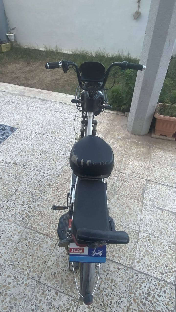 سلام عليكم ورحمه الله وبركاته عندي موطور شحن للبيع فول مواصفات عدد البطاريات 5 جديد بس نقص بريكات السعر 340وبي مجال مكاني بيجي حي العصري الاستفسار ***********واتساب
