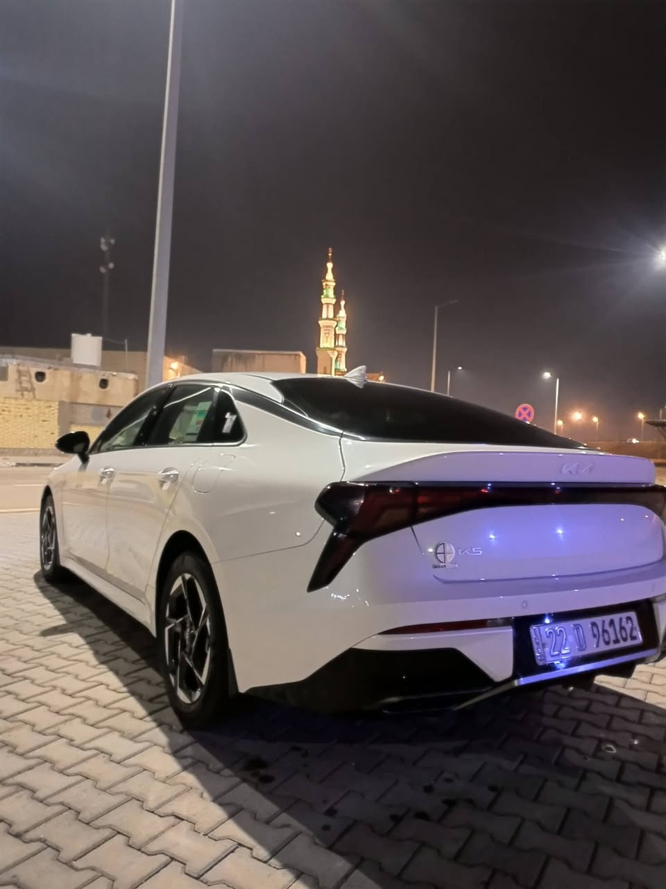 تحيه طيبه السلام عليكم 

سياره K5 خليجي للبيع
مديل 2024

عداد المسافه 33الف السياره جديده
*مواصفات السياره 
١ـ محرك 2500
٢ـ **السياره مغلفه بالكامل ppf حتى الدعاميه 
٣ـ مثبت سرعه كشن كهربائي 
٤ـ الداخل جلد (السياره مدوشمه جلد بالكامل )
٥ـ تحتوي على أربع وضعيات للقياده اربع مودات
٦ـ حساسات اماميه خلفيه وجانبية 
٧ـ سايد بريك دكمه 
٨ـ تشغيل عن بعد امرايات ترحيبيه 
٩ـ صندوق بصمه 
١٠ـ تحتوي على الكاربلي
١١ـ تبريد مناخين منفصلان
١٢ـ تبريد قطعتين 
١٣ـ السياره الابواب بصمه دخول ذكي

**السياره كفاله 
  *""موقع السياره البصره

المعرفه السعر والاستفسار على الرقم
                           
                    ***********
