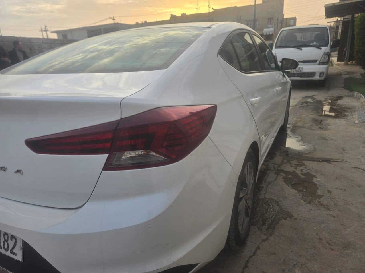 السلام عليكم سياره ألنترا أمريكي حادث بنيد مامتواجد على الفيس بوك الاستفسار على هذه الرقم ***********
