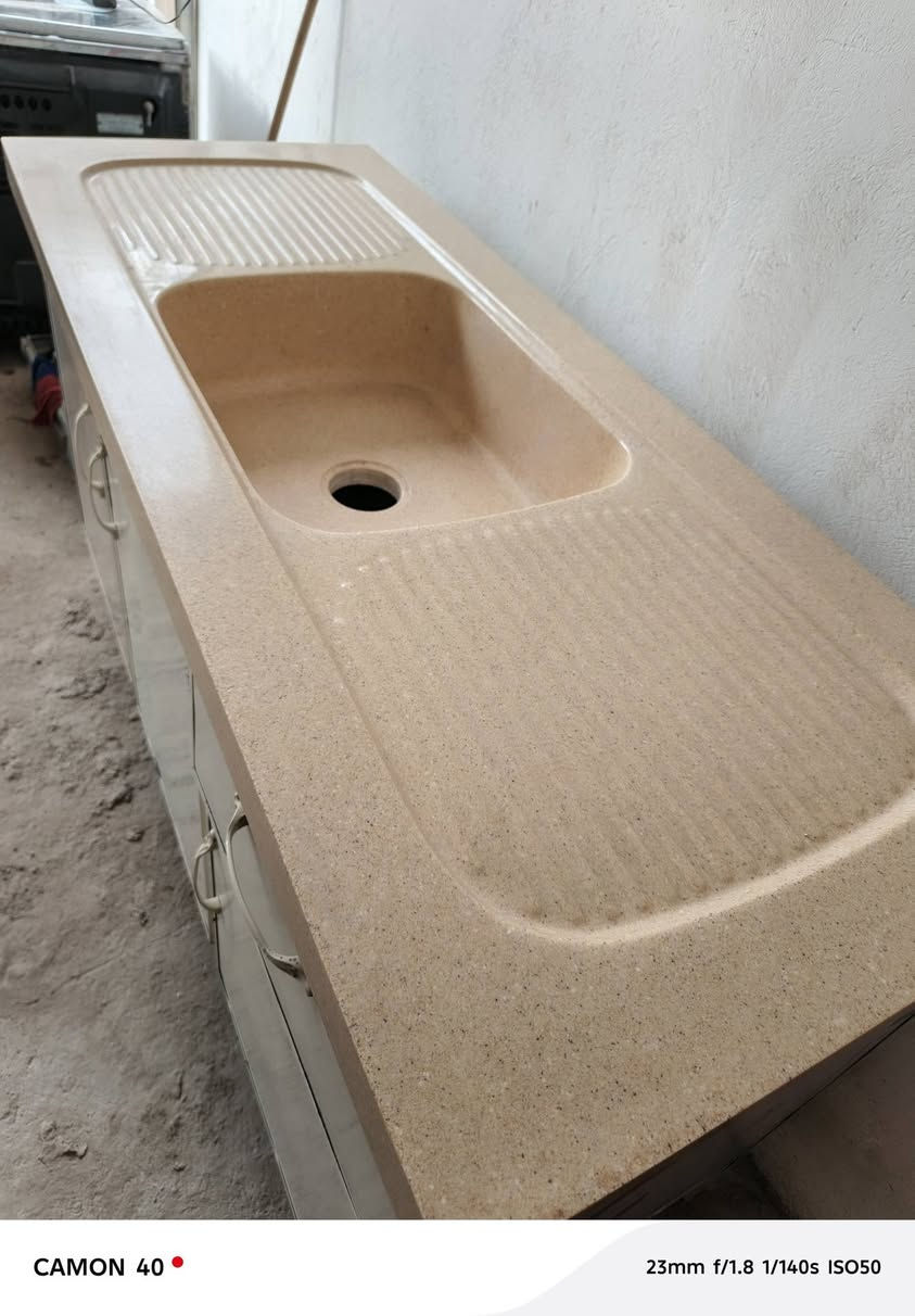 سنك  كرانيت طبيعي  متر ونص ١٥٠ حي الرئاسة ***********
