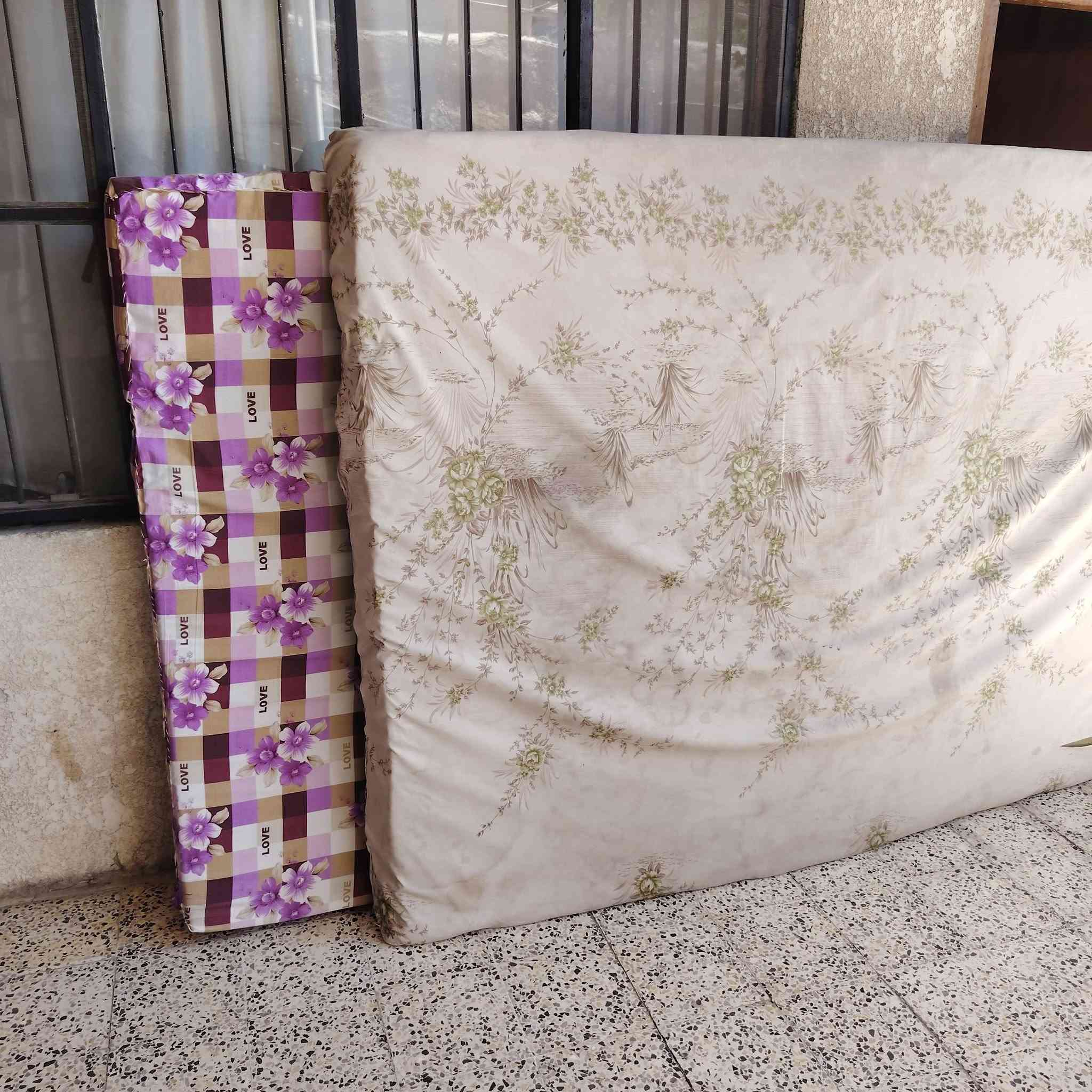 للبيع دواشك عدد 2 سفنج ثنينهم نفس القياس 200*160 واحد ارتفاع 15 والاخر 13


**إذا كنت صاحب هذا الإعلان وتريد حذفه لأي سبب، رجاءا أرسل رسالة إلى الدعم الفني**