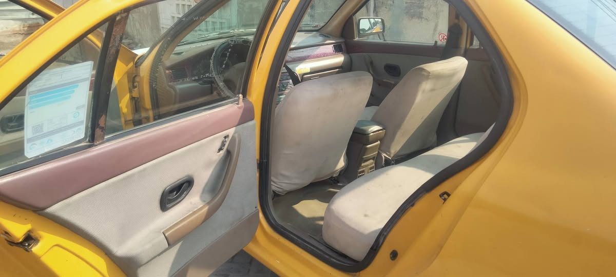 السلام عليكم سمند للبيع 2011 بأسمي تحويل مباشر محرك مجفت جديد گيرها نظيف بيها طخة بالچاملغ الأيمن ومصلحينه سعر 30 ورقة.      ***********
