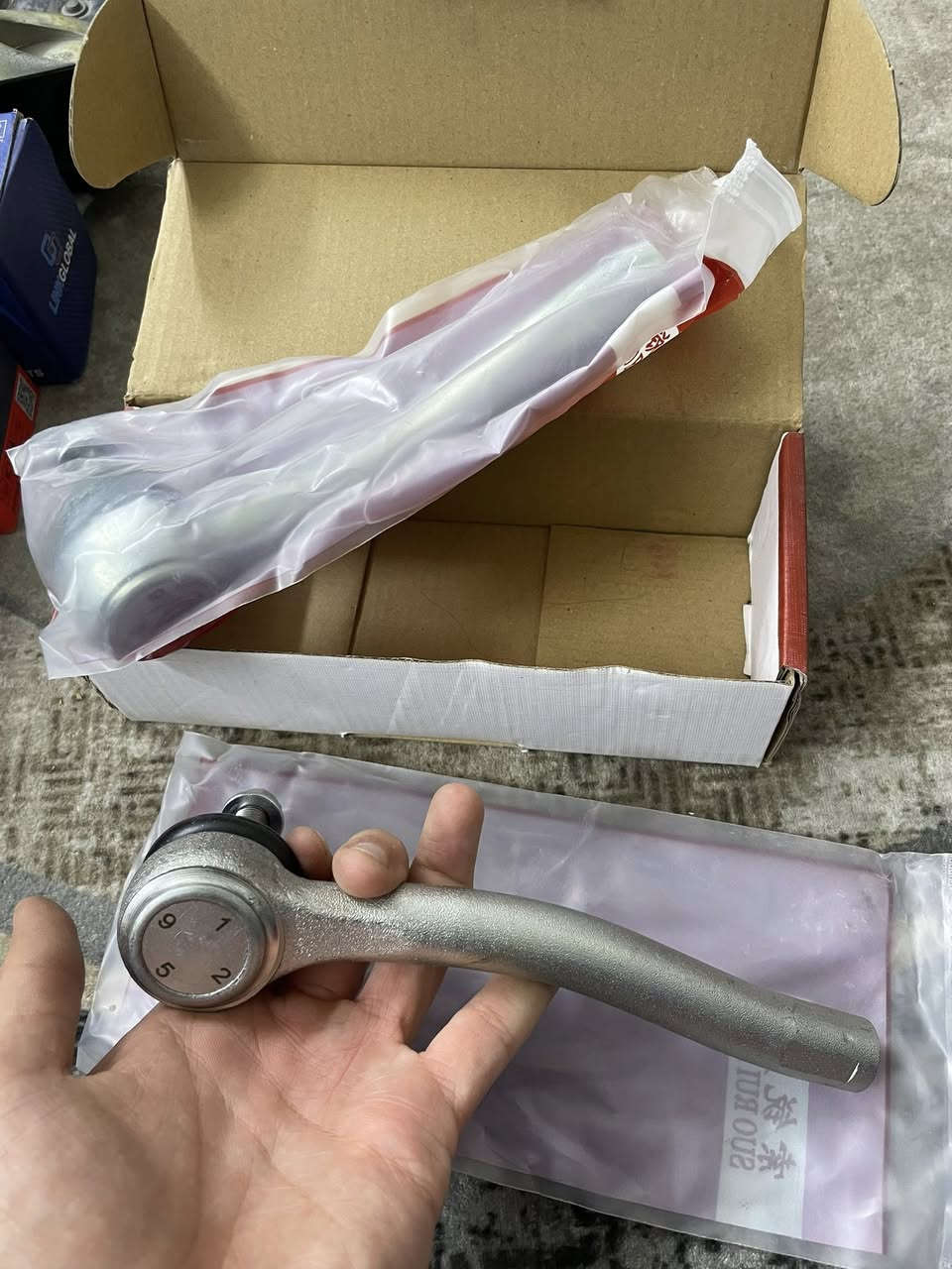 السلام عليكم يتوفر
- رواس رواط 
- رواط
- بانزات 

***********
