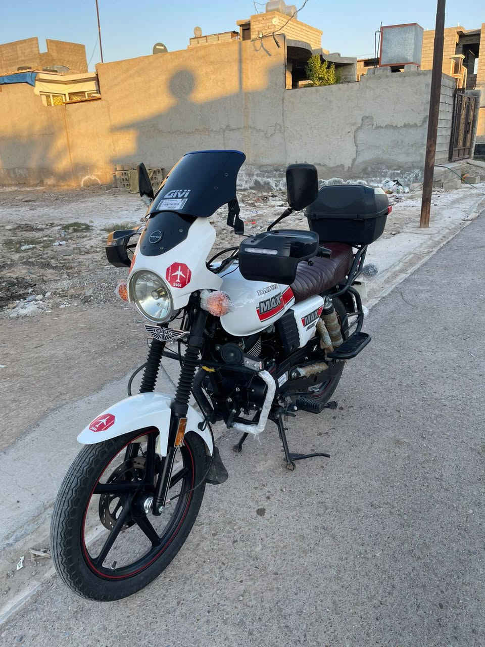 للبيع دايوان 2024
مكفول من الشخط اوراق سحب
ماشيه ٥٠٠٠ بعدهه وضع الشركه
مكاني ديالى الخالص
سعر 1350وبيه مجال بسيط
الموشراي ليدوخني
***********
