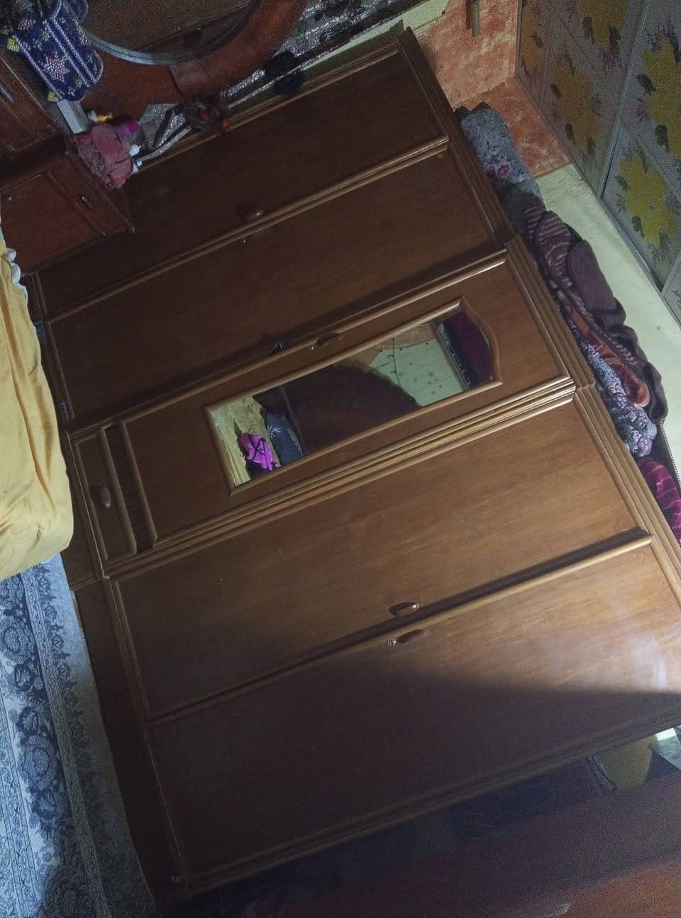 ملحقات غرفه وكنتور نظيفات كنتور نجاره ضخم الي يريده كله سعره 350 العنوان حله الاسكان الشراي يتصل ***********
