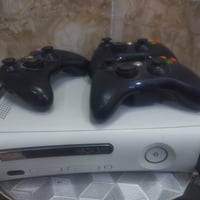 اكس بوكس 360 • هارد 250 جيجا • ٢ جويستك