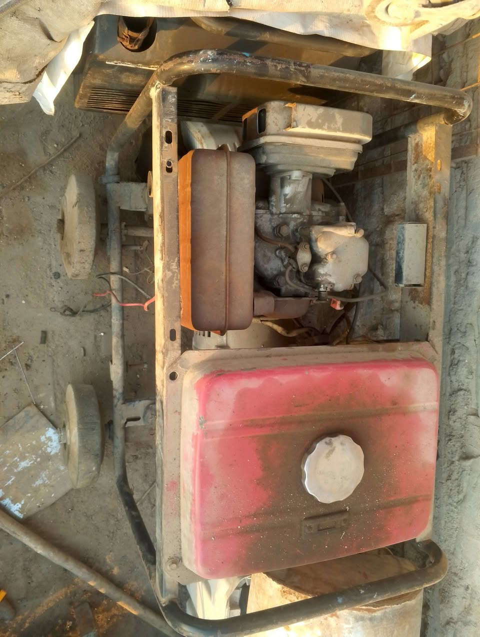 السلام عليكم  من رخصه مدير الكروب عدي مولد كاز للبيع استفسار عل رقم ***********
