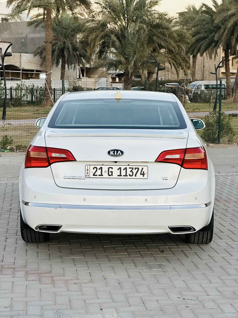 كيا كادنزا
موديل 2013 خليجي
محرك 3500– 6 سلندر 
ماشية 87 .    الف كيلو  شرط لفحص 
      سيارة بسمنة:///// 
سيارة مكفولة كفالة عامة
السيارة جاهزة من كلشي بدون اي نقص 
المواصفات✅ فول لفول عدا لفتحة
-تشغيل بصمة مع بصمة الابواب الامامية
داخل  قرميدي ملكي VIP 
-انارة بالمرايات والابواب الامامية
-كاميرا وحساسات خلفية
-بردة خلفية متحركة
-تبريد قطعتين
-تخم تاير جديد
-كشنات كهربائية جلد تدفئه
-لد امامي وخلفي
-تحكم كامل بالستيرن
-شفتات ستيرن رياضي
-نظام ترحيب 
-سماعات انفنتي 12 سماعة
-اشاير مري+شفط
وباقي مواصفات الكادينزا معروفه
**اخوان بل عافيه ع ياخذه السياره 
السياره جديده ومابيه اي عيب او نقص
السعر 129$$
العنوان بغداد / البلديات
0771 008 7633
