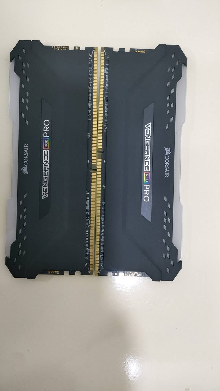 السلام عليكم 

قطع pc للبيع 

1- كرت شاشه 5070 asus prime 3 fan جديد 
السعر مليون و120
..
2- كرت شاشه 3060 msi gaming x trio مستخدم 
السعر 390 الف ثابت
..
3 رامات ddr4 مستخدم 
2x16 32gb 3200mhz corsiar rgb
السعر 230 الف 
..
4- هارد ssd sata lexar 1tb مستخدم كفائته 100
السعر 100 الف ثابت 
..
5- هارد Nvme 1tb samsung 980 pro  كفائته 100
السعر 175 الف
..
متوفر توصيل لكل العراق


**إذا كنت صاحب هذا الإعلان وتريد حذفه لأي سبب، رجاءا أرسل رسالة إلى الدعم الفني**
