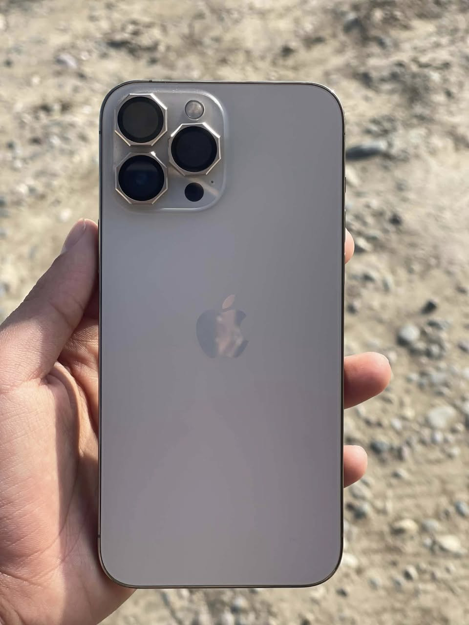 13 برو ماكس للبيع
بلادي على ايدي بطاريه 84 
ذاكره 256 / اتصل ***********
