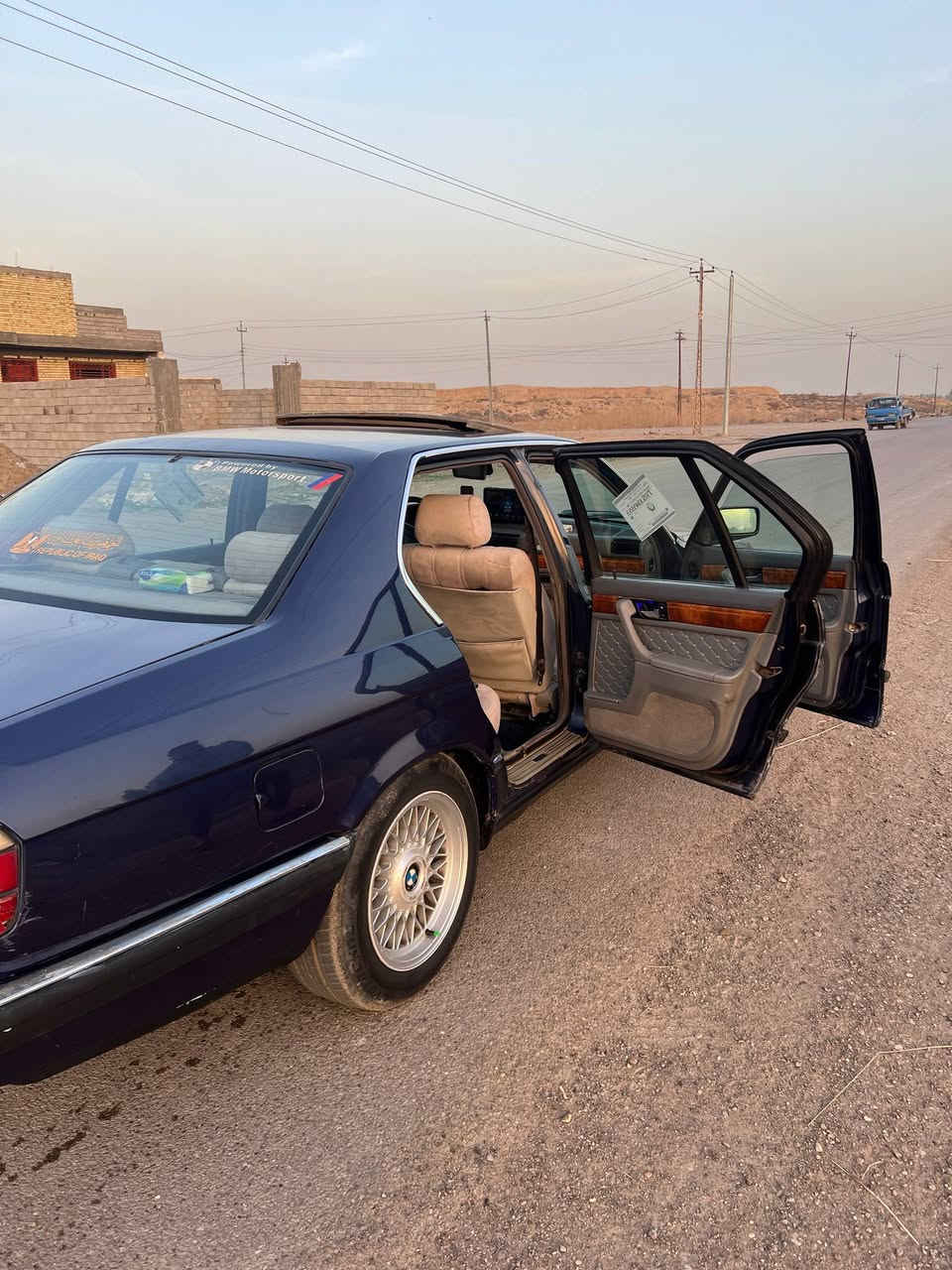 السلام عليكم
بي ام دبليو 
730
مكينه V8 وارد يابان صالها 13يوم من شديتها 
لون حبري  داخل جديد كله لبلادي مالها جديد بس لكشنات تعبانه ودوشمتهن 
داخل صاج بلادي 
سنتر لوك 
كامره خلفيه 
جام اربعه كهرباء 
تبريد قطعتين بس يحتاجله غاز عل فحص 
تايرات نص عمر 
لايت زنون كهربائيات كلها شغاله 
شاشه اندرويد مع دمام بجنطه 
رقم بغداد بسمي سنويه ساقطه عليها غرامه 100الف تحويل شوكت ميعجبك 
سعر 65
***********
