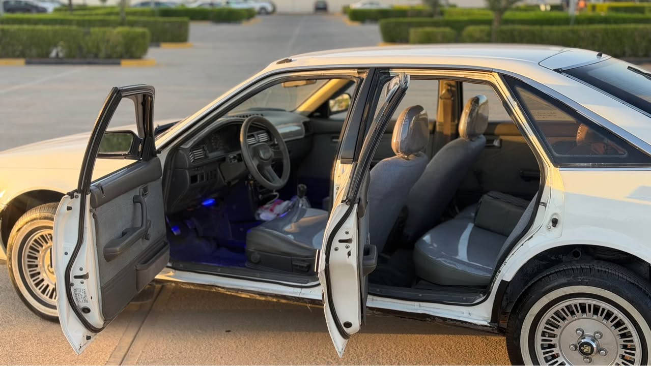 Mazda 626 1990
گيرو مه كينه به شه رت سه نه وى تا ٢٠٣٠ تازه يه زور تازه و جوان ماوه ته وه له مه خزه نا هه ل گيراوه 
*********** السليمانية, العراق
