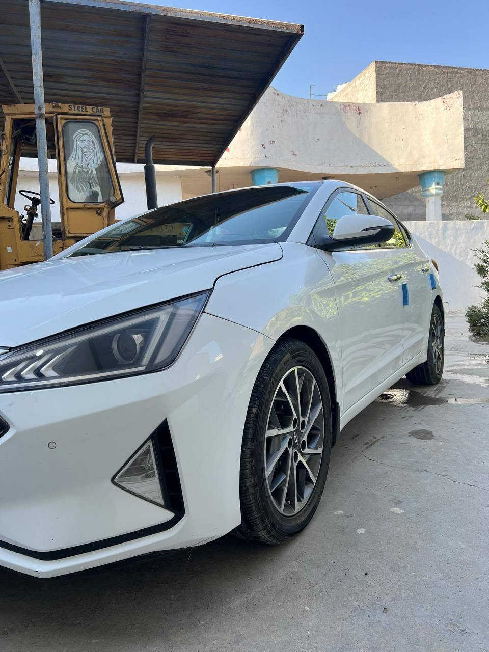 للبيع موديل 2020
خليجيه 
فول مواصفات 
رقم بغداد دولي
سنويه ل30 
ماشيه 120 
بيهه صبغ بخشم البنيد 
كفاله مكينه كير تبريد حداديه 
رقمي ***********
