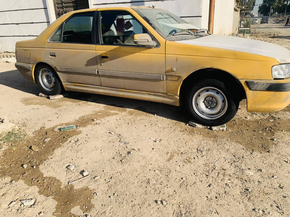 السلام عليكم بيجو بارص مديل ١٣ رقم ذي قار مشروع وطني شرط التحويل الكير بي شخطه مال صفرات  تبريد منظومه جديده بس فريز بي ليك مكينه حلوه حداديه ٨٠ بالميه بيها بنيد طاير ما متأذي بس الجامه مفطره وقبق صندوك مبدل بدون ظربه قويه تخم تاير مصفره هيئه وغرامات وعوزها يدات باب ٢ فقط كلشي شغال بيها السعر ٢٥ وبيها مجال *********** وات ساب وماسنجر فقط متواجد ٢٤ ساعه أو مراوس بسايبا أو سياره اقل هذا كل الذكرته بيها مكاني بغداد الزعفرانيه
