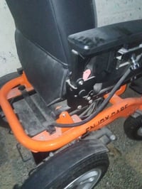 كرسي كهربائي • مستعمل مرة • مثل جديد