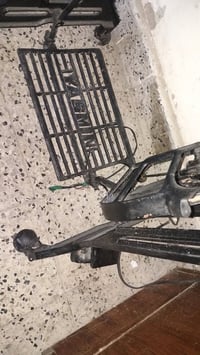 مكينة خياطة • زينيث • طاولة خياطة
