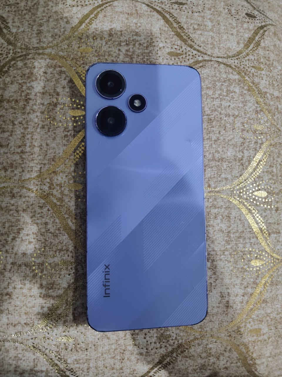 Infinix HOT 30 Play (X6835) ومواصفاته الظاهرة:
📱 للبيع Infinix HOT 30 Play

✅ سعة التخزين: 64GB
✅ الذاكرة: 4GB RAM + 4GB توسعة ذاكرة
✅ المعالج: Helio G37
✅ نظام التشغيل: Android 13
✅ الكاميرا الخلفية: 16MP AI Dual Camera
✅ الكاميرا الأمامية: 8MP
✅ البطارية: 6000mAh 🔋
✅ الجهاز نظيف ويعمل بصورة ممتازة

⚠️ ملاحظة: الكامره لا تعمل وتصليحه سهل 

💰 السعر: 70 وبي مجال 

📞 للاستفسار مراسلة خاص.

بطارية قوية 6000mAh مناسبة للاستخدام اليومي والألعاب الخفيفة.


**إذا كنت صاحب هذا الإعلان وتريد حذفه لأي سبب، رجاءا أرسل رسالة إلى الدعم الفني**